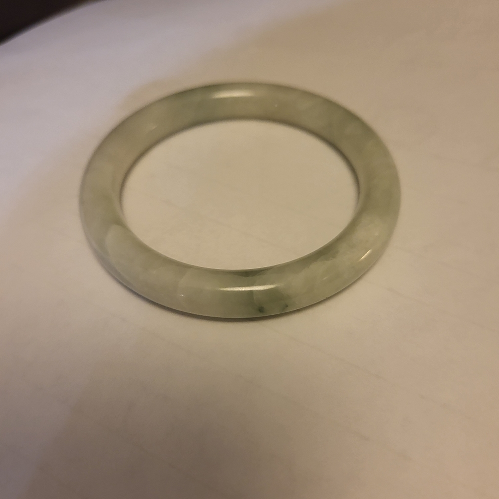Jade bangle 56mm
